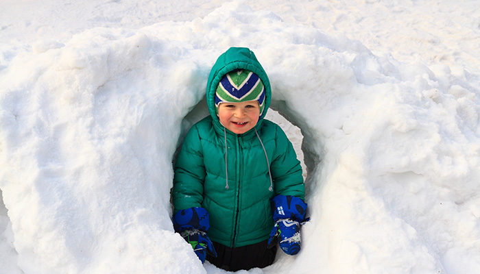 As snow falls and temperatures drop, it’s the perfect time to get little learners outside to discover the changes that occur dur...